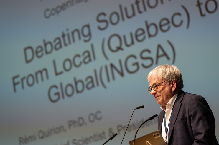 Efter frokost blev blikket vendt mod løsninger med oplæg af den canadiske chefvidenskabsrådgiver Rémi Quirion og en paneldebat med blandt andre Danmarks techambassadør Anne Marie Engtoft Meldgaard. Foto: Arthur J. Cammelbeeck 